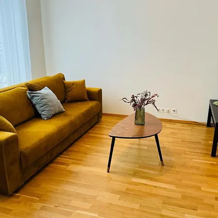 Raatuse 85 Deluxe * Tartu